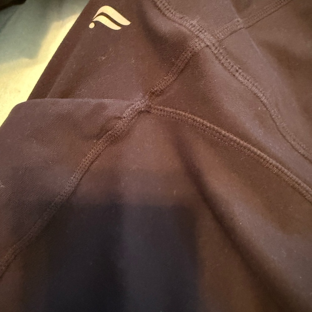 Fabletics | PureLuxe High Waisted Pocket Capri Leggings Medium - Picture 9 of 9